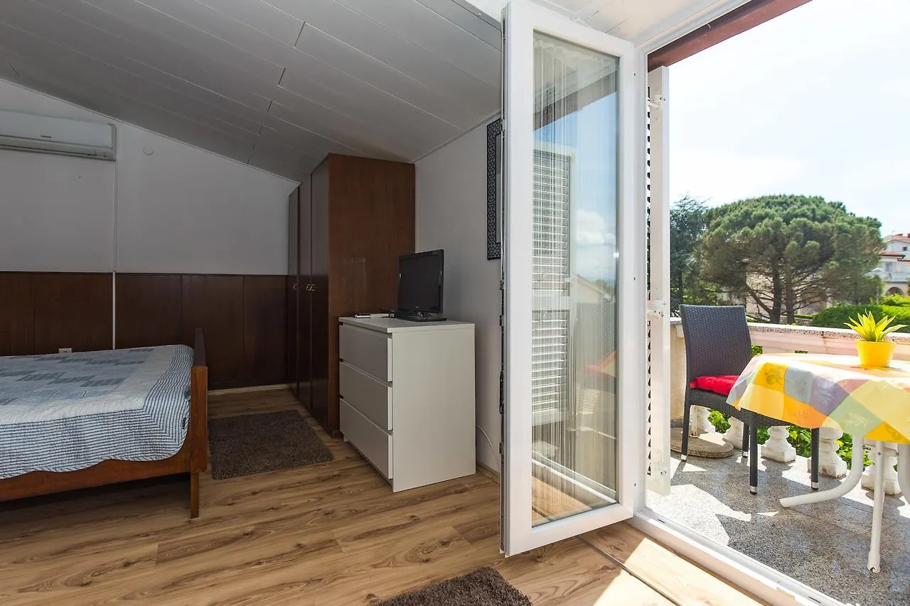 Apartments Pavic مالينسكا