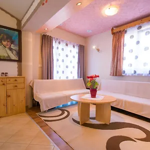  Apartment Hajdi